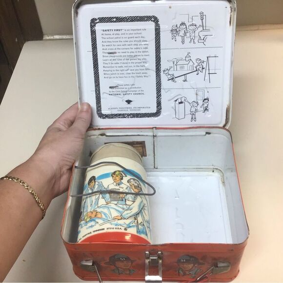 Vintage RARE Original Emergency Lunchbox Thermos 1973 by Universal Television - Picture 11 of 15